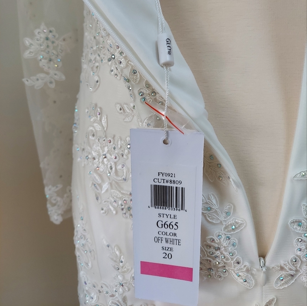 Glow size 20 trumpet mermaid wedding dress. Lace, mesh, appliqué. - Picture 9 of 12